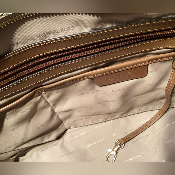 MICHAEL KORS EMRY JET SET SIGNATURE TOTE LEATHER TRIM LARGE ZIP TOTE - Picture 11 of 16